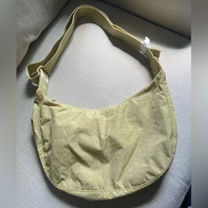 BAGGU Butter Medium Nylon Crescent Bag